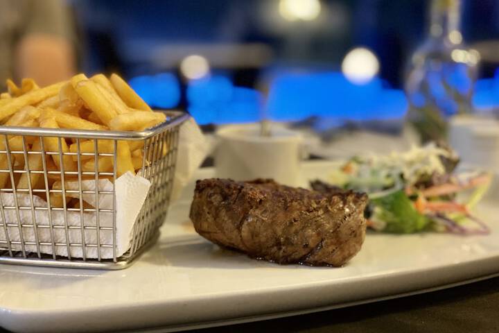 Dining 94 of 136