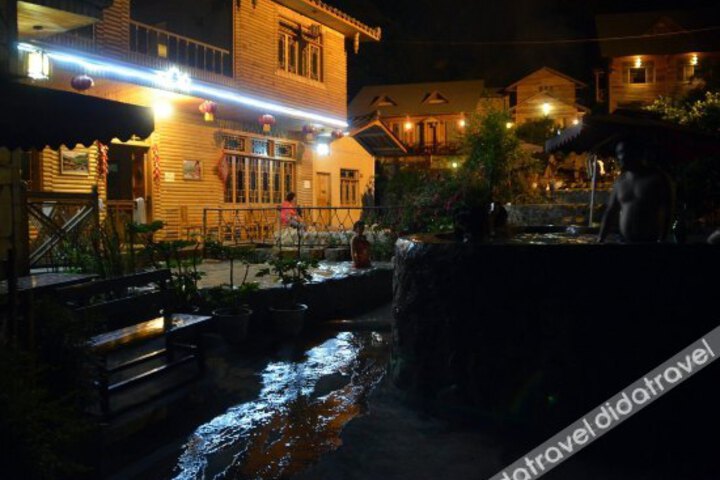 Hailuogou Mulin Sencun Hotel