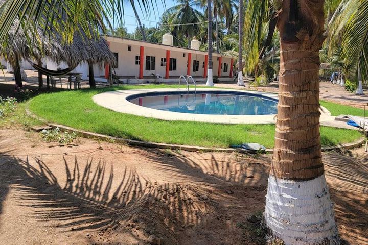 Pool 10 of 21