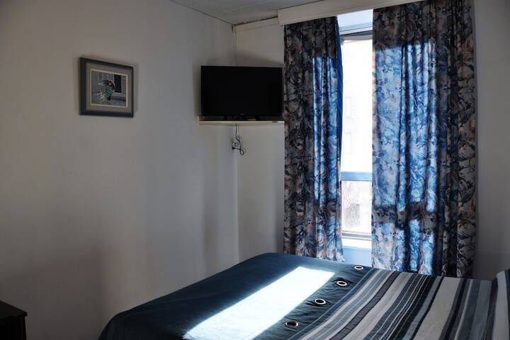 Room 12 of 39