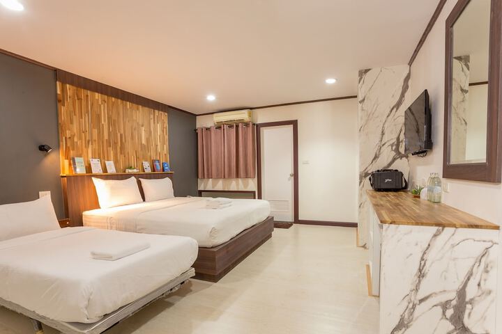 Room 18 of 85