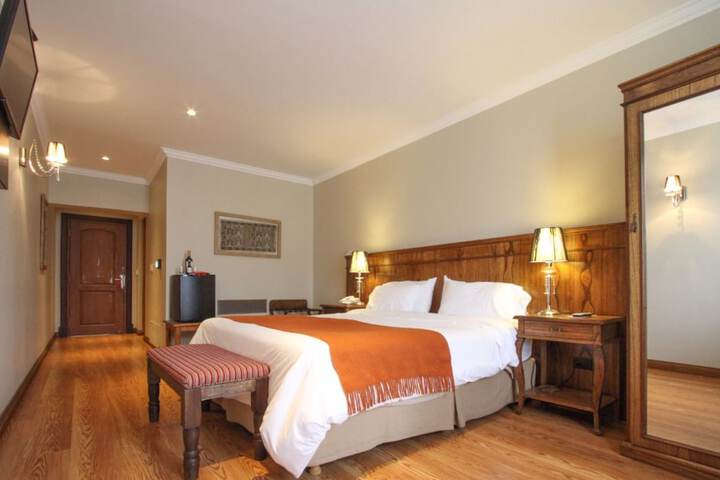 Room 4 of 66