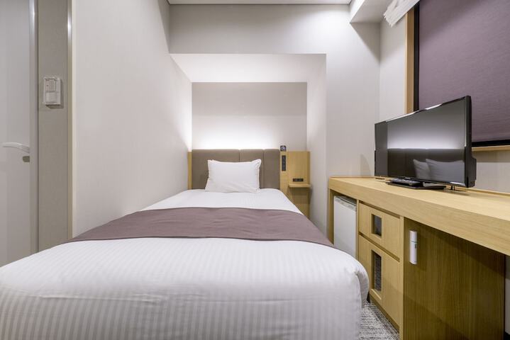 Room 6 of 70
