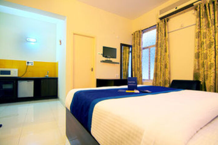 Room 7 of 18