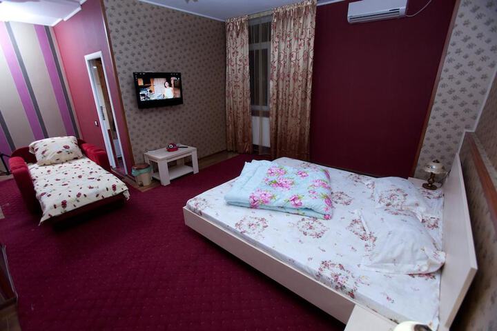 Room 12 of 65