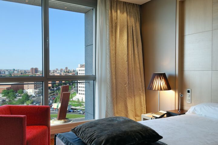 Room 13 of 39