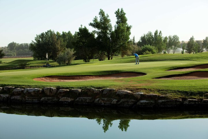 Golf 100 of 221