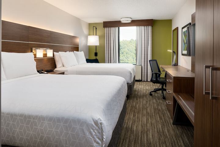Room 4 of 28