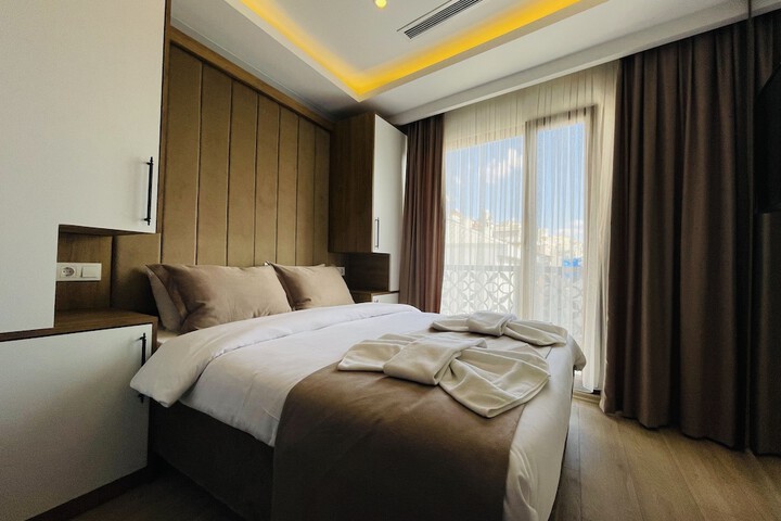 Room 12 of 34