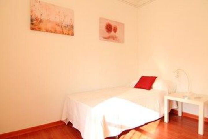 Room 46 of 176
