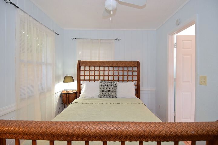 Room 6 of 156