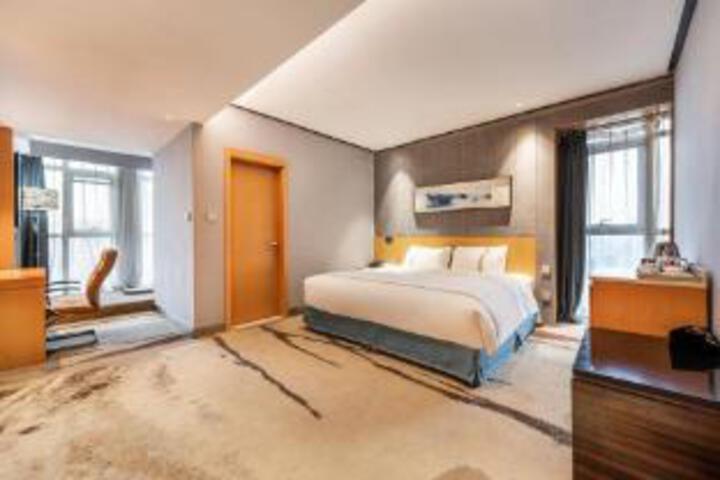 Room 9 of 10