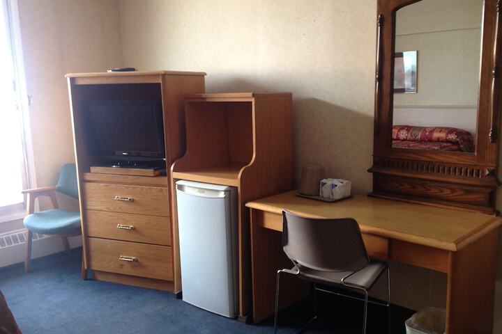 Room 1 of 5