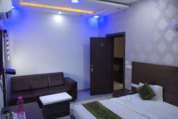 Room 6 of 21