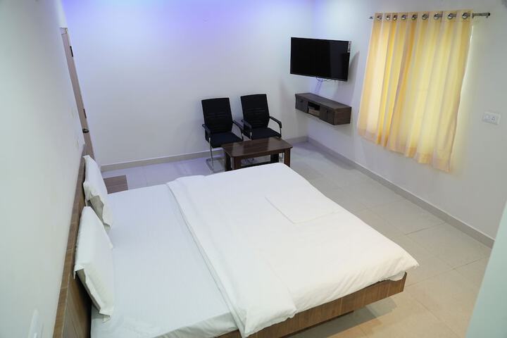 Room 12 of 27