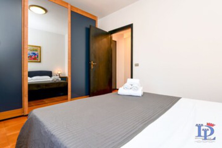 Room 41 of 46