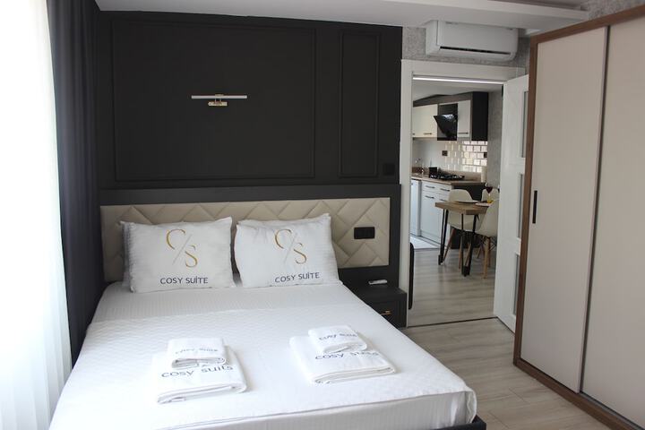 Room 12 of 84