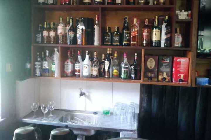 Lounge 19 of 22