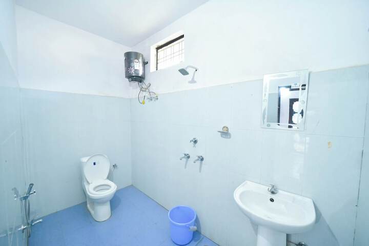 Room 7 of 10