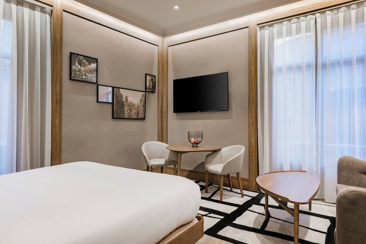 Room 12 of 52