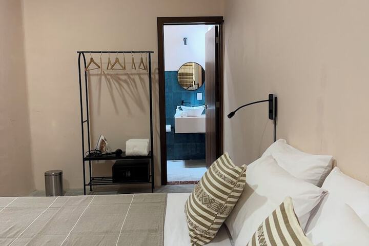 Room 5 of 37
