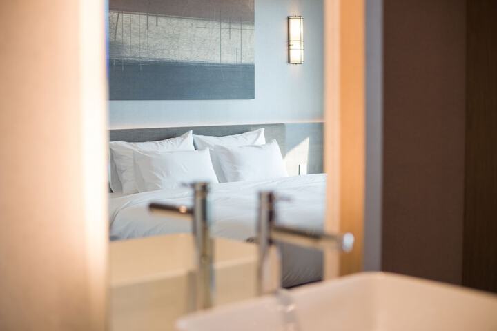 Room 83 of 111