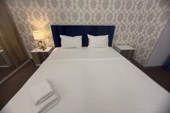 Room 25 of 107