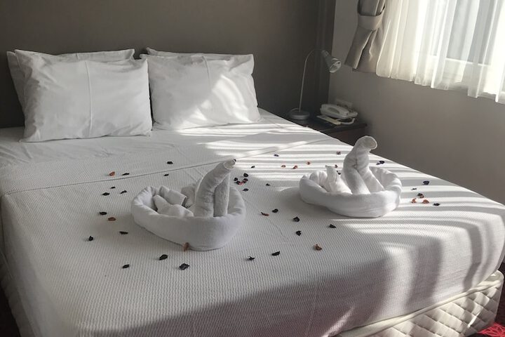 Room 11 of 76