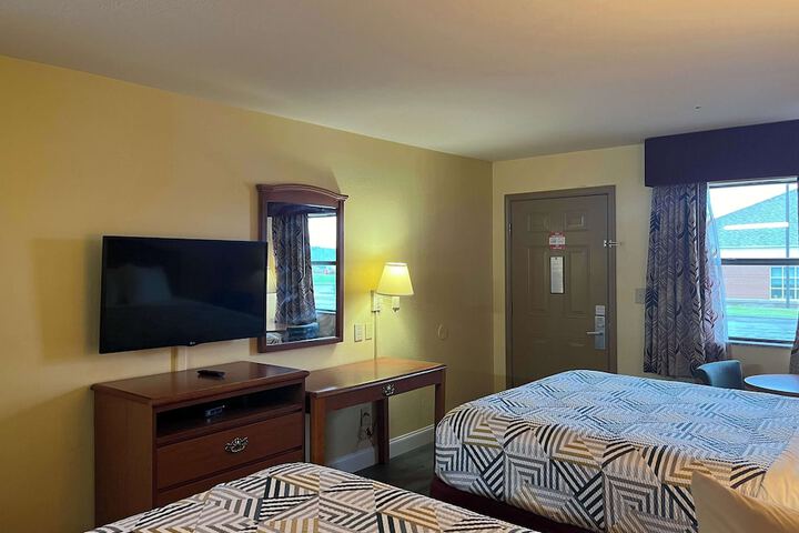Room 13 of 16