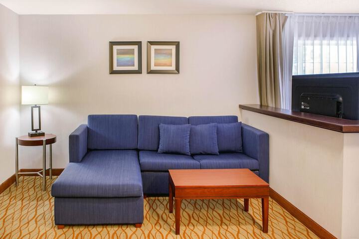 Room 30 of 95