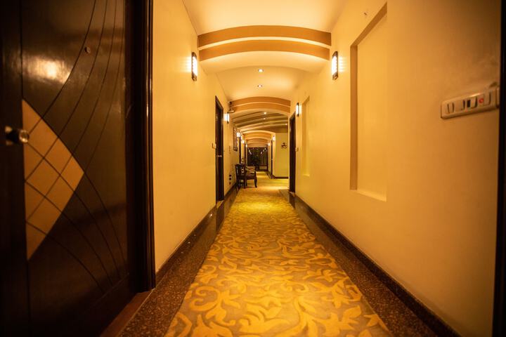 Ballroom/Hall 44 of 48