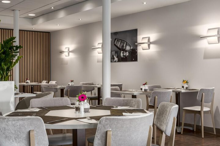 Dining Photos
