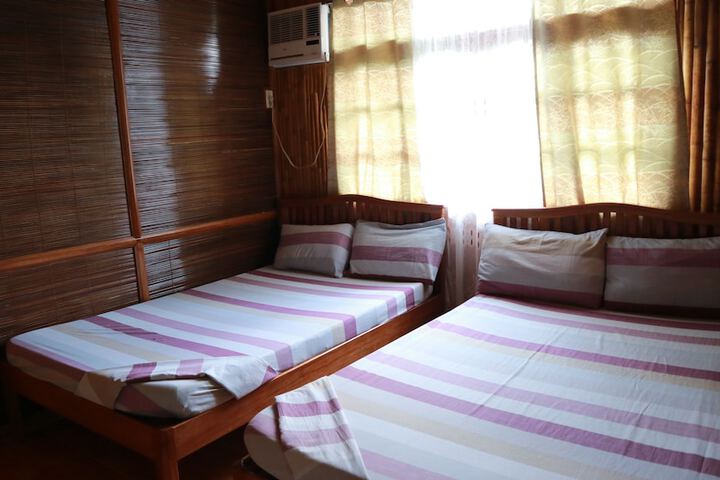 Room 8 of 31