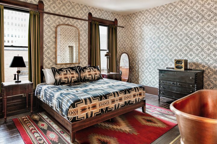 Room 15 of 25