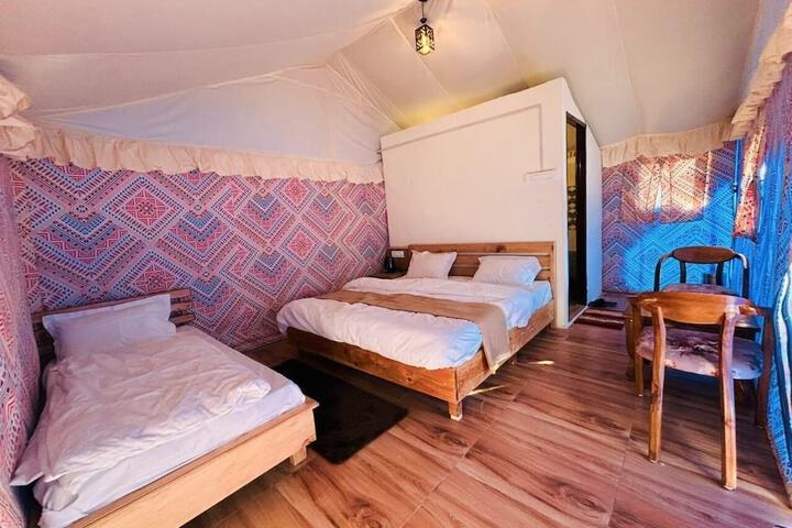Room 10 of 24