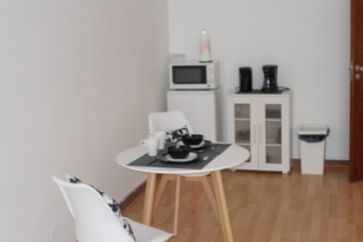 Room 10 of 32