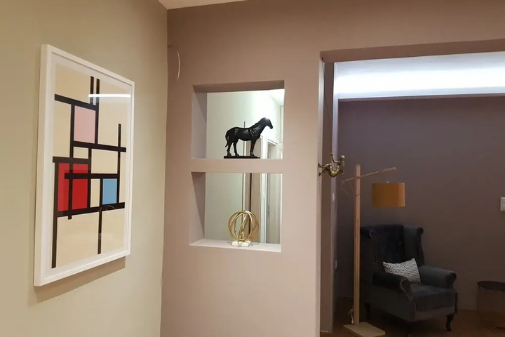 Room 10 of 19