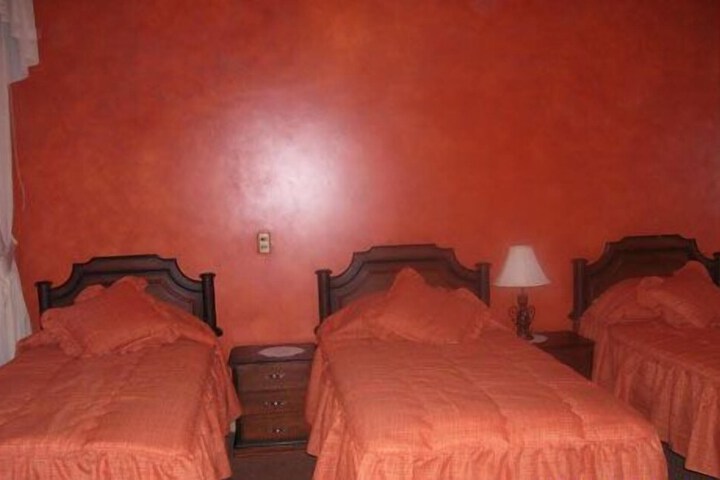 Room 13 of 25