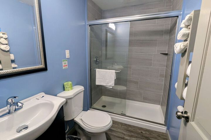 Room 13 of 23