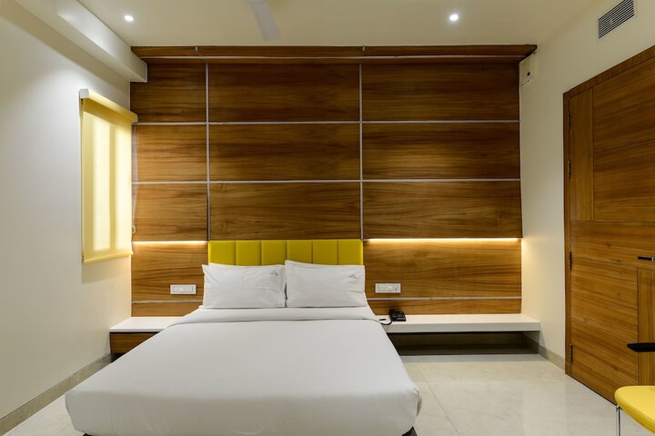 Room 26 of 85