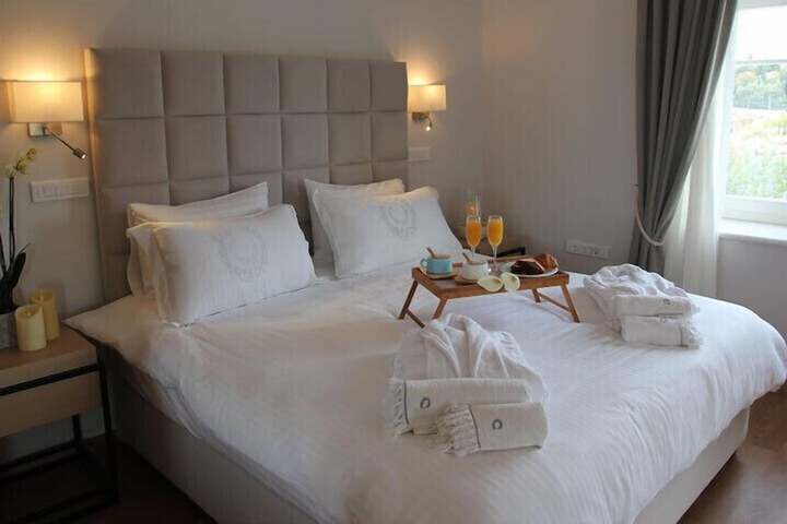 Room 6 of 49