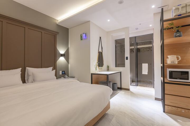 Room 45 of 110