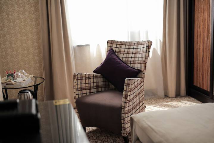 Room 5 of 44