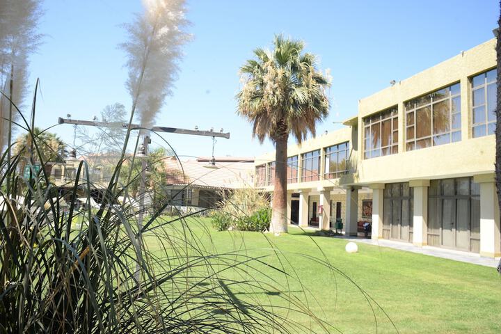 Hotel Exterior 70 of 93