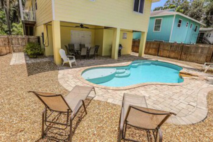 Pool 12 of 23