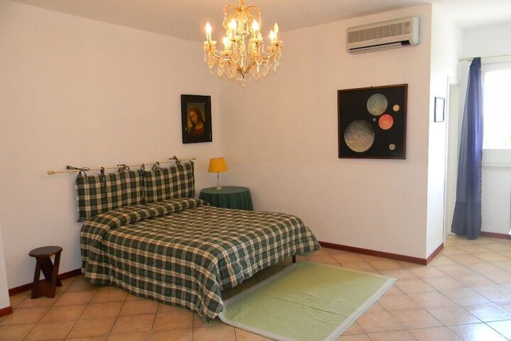 Room 7 of 61