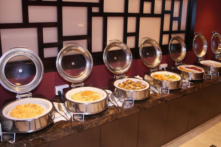 Dining 34 of 43