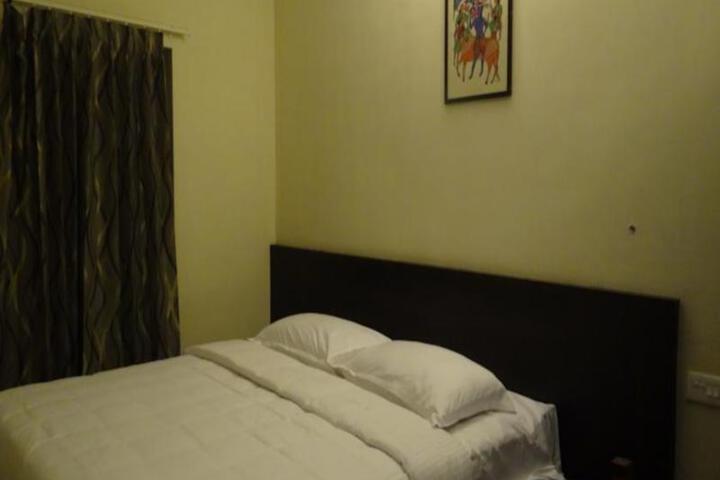 Room 2 of 5