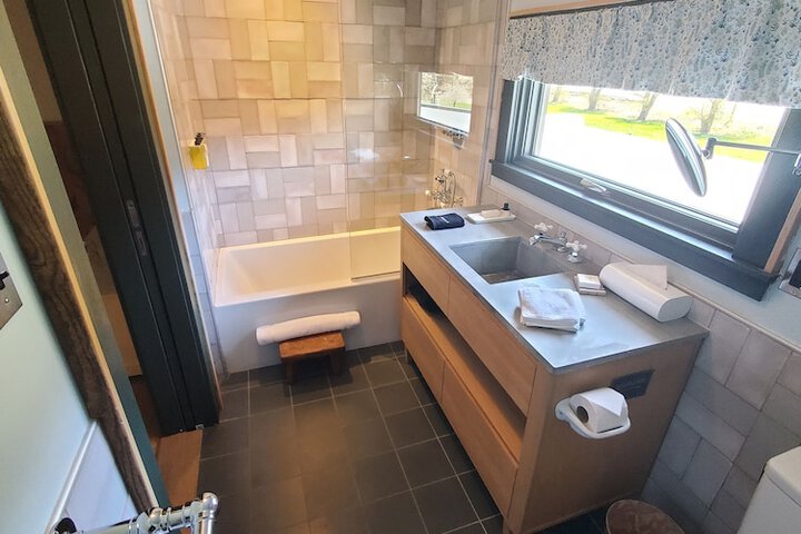 Deluxe Suite (5 of 15)