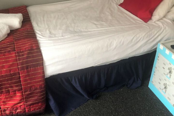 Room 3 of 8